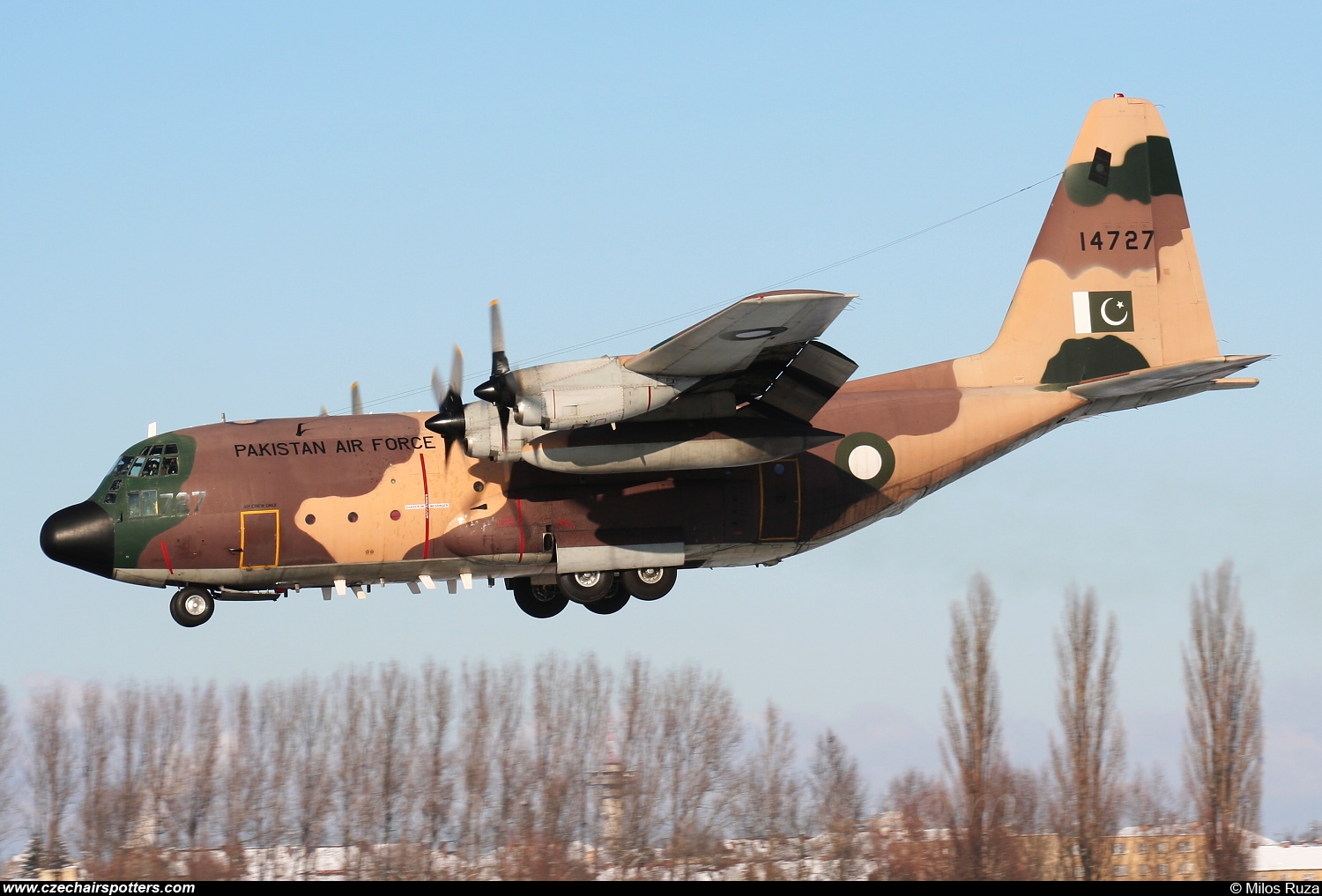 Pakistan - Air Force &ndash; Lockheed C-130E Hercules 14727
