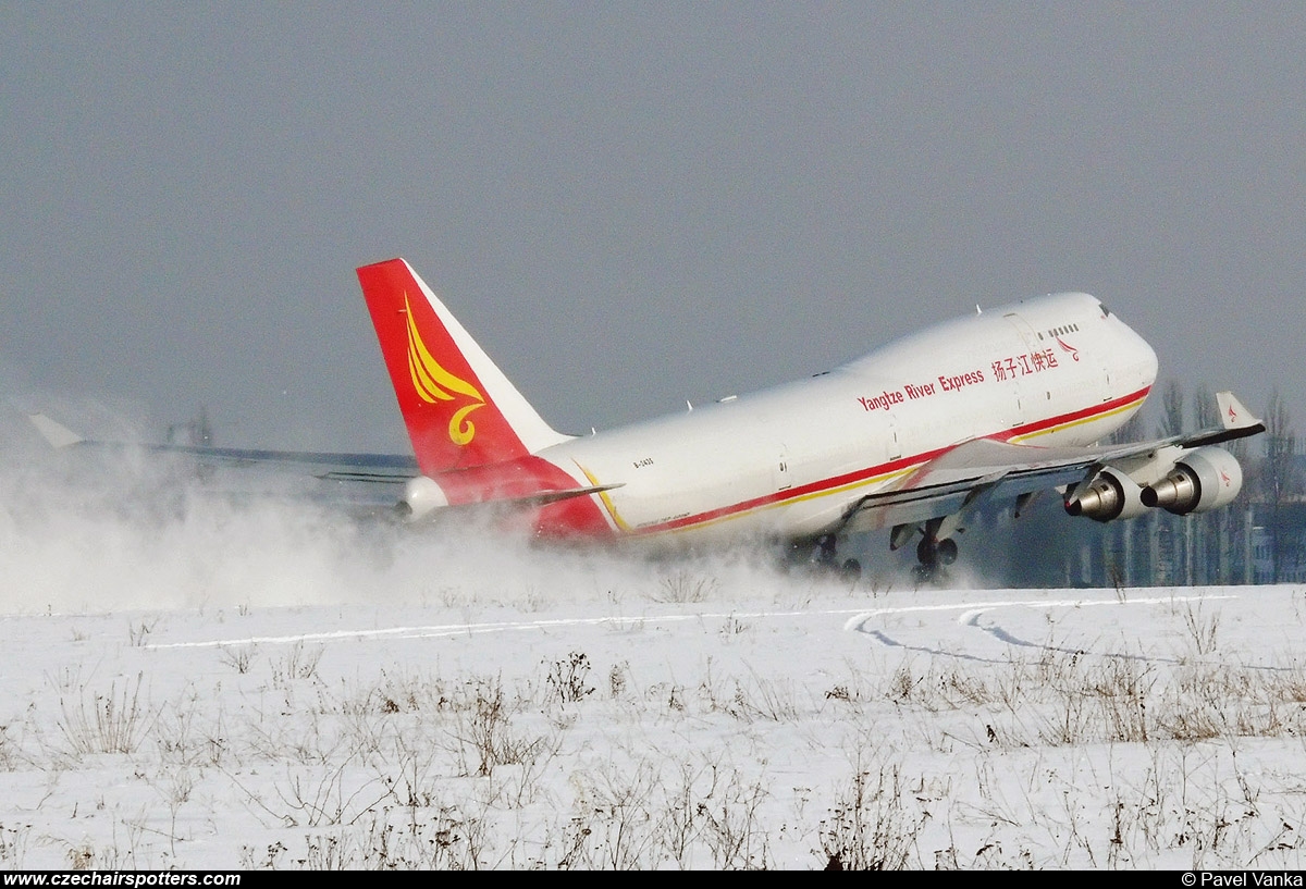 Yangtze River Express ( YZR) &ndash; Boeing Boeing 747-481(BDSF) B-2435