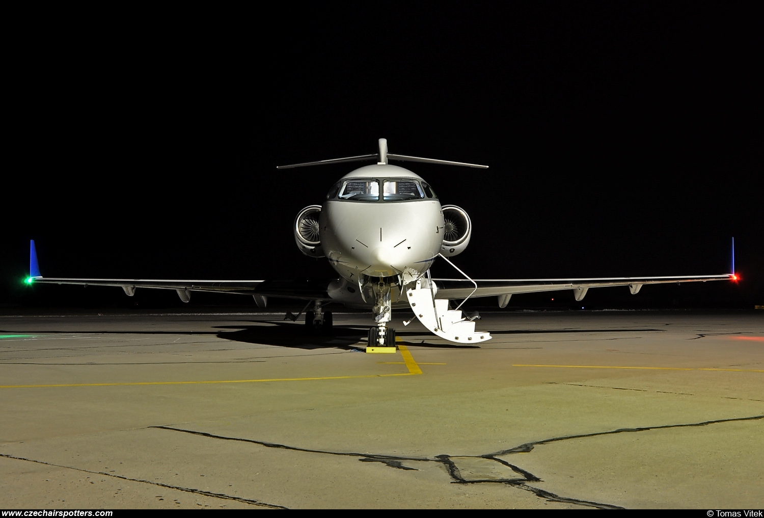 private &ndash; Bombardier Challenger 300 N742E