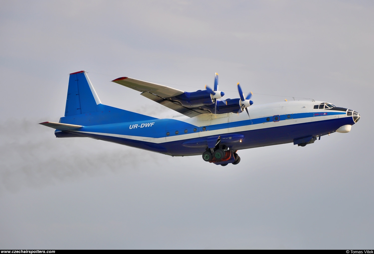 Meridian Aviation &ndash; Antonov An-12 UR-DWF