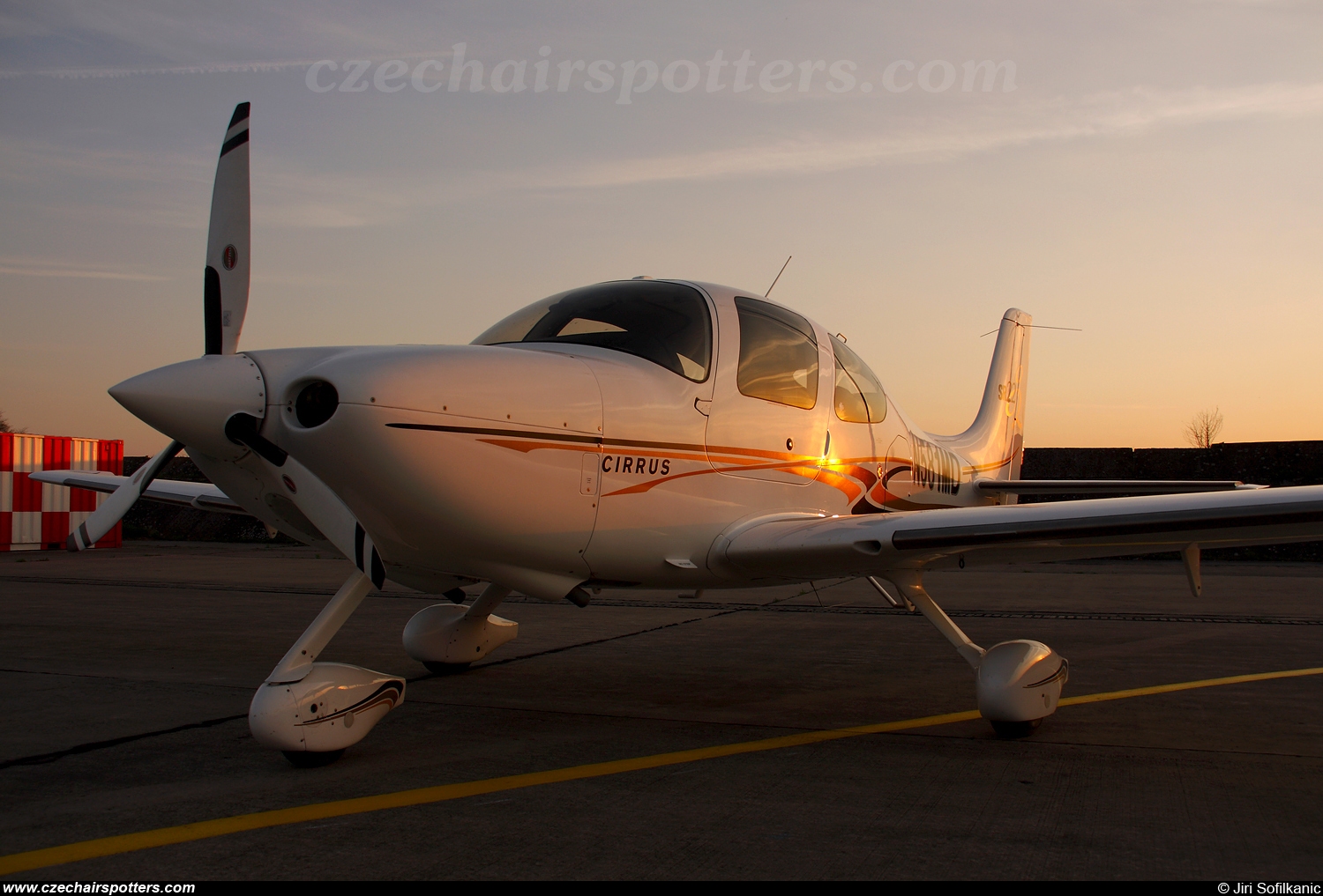 private &ndash; Cirrus SR22 G2 N581MD