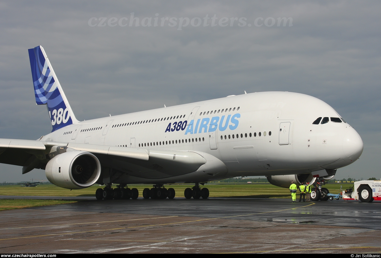 Airbus Industrie &ndash; Airbus A380-841 F-WWDD
