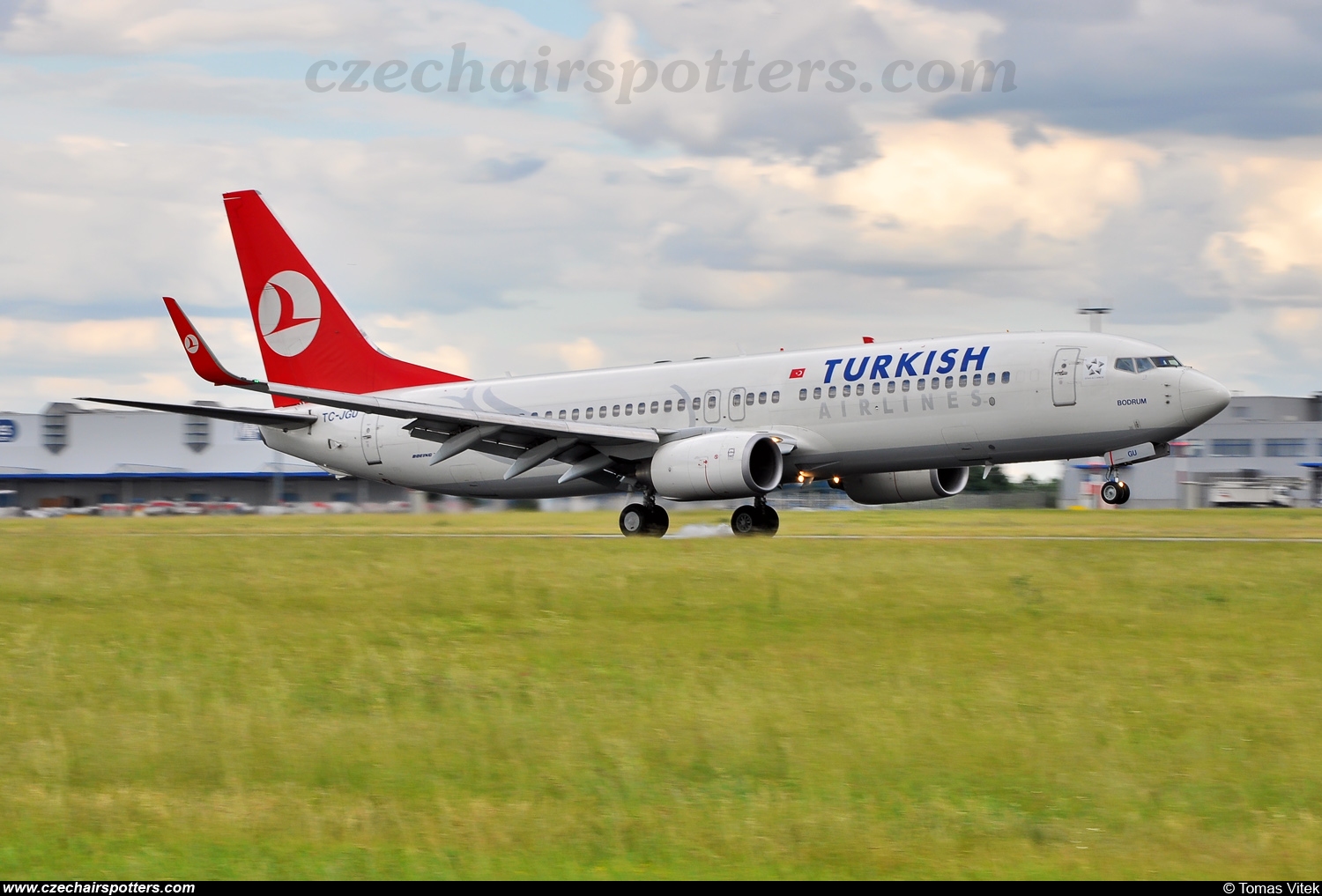 Turkish Airlines (THY) &ndash; Boeing B737-8F2 TC-JGU
