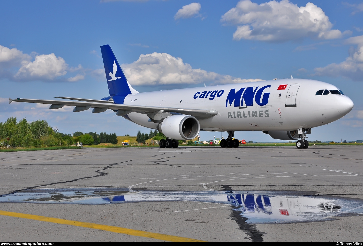 MNG Airlines ( MNB , MB ) &ndash; Airbus A300F4-605R TC-MCA
