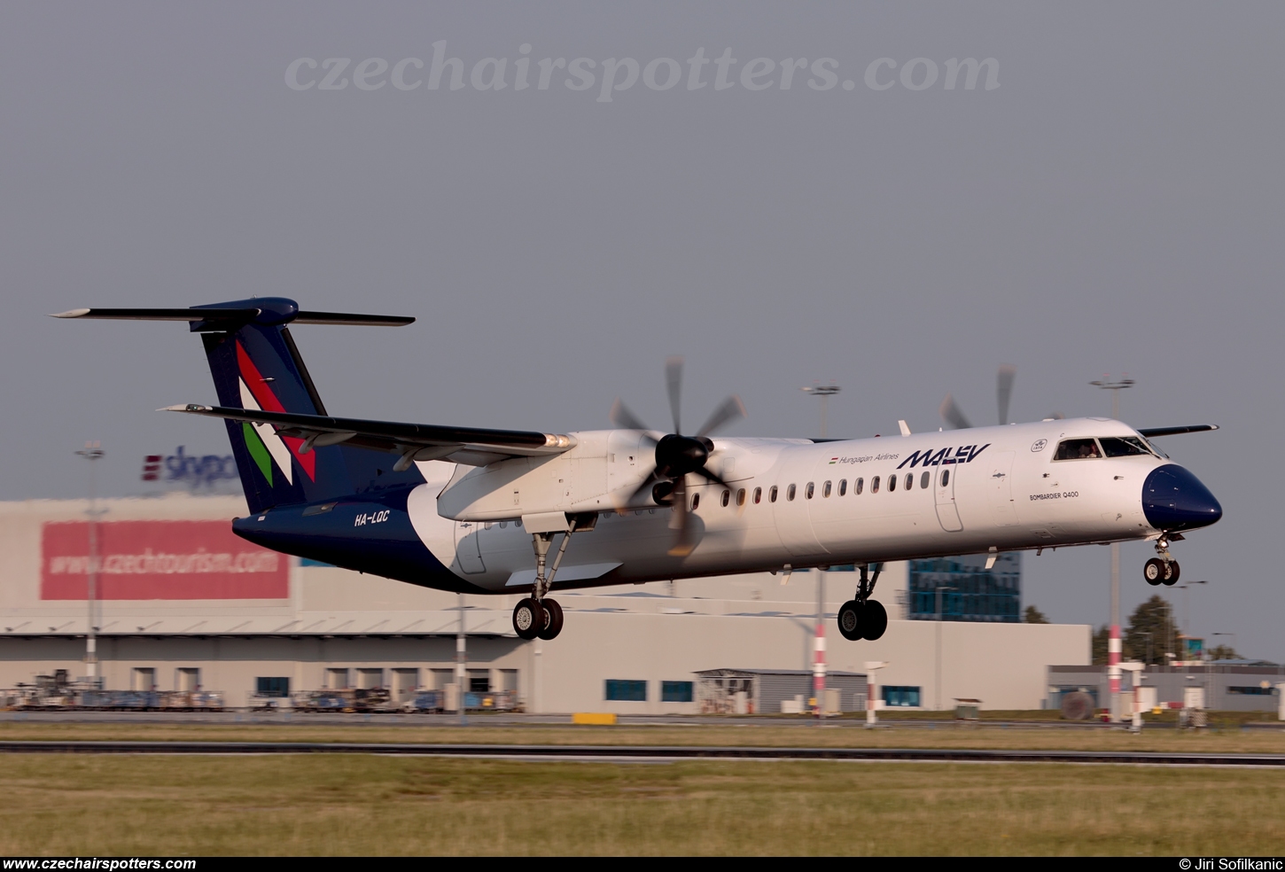 Malev - Hungarian Airlines &ndash; De Havilland Canada DHC-8-402Q Dash 8 HA-LQC