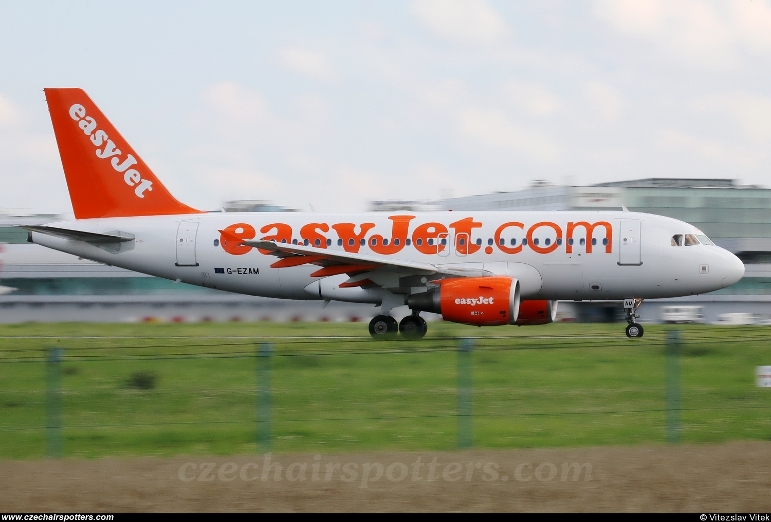 easyJet Airline &ndash; Airbus A319-111 G-EZAM