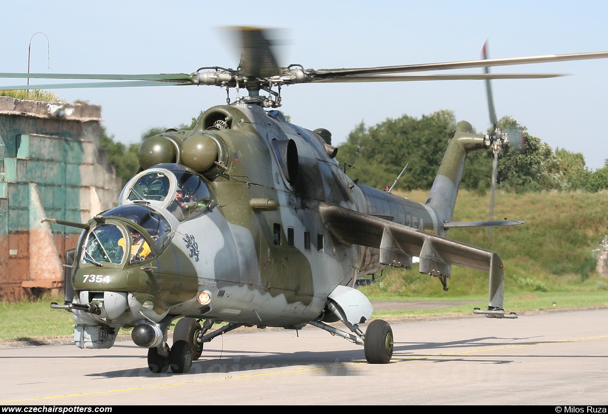 Czech - Air Force &ndash; Mil Mi-24V Hind 7354