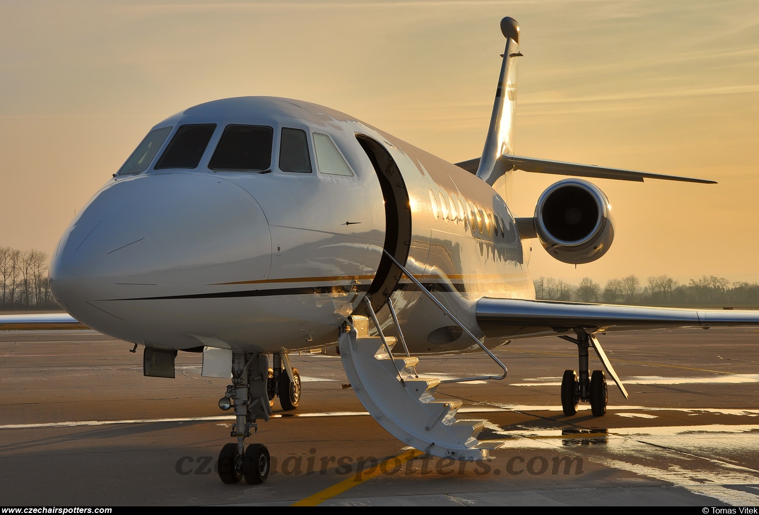 private &ndash; Dassault Falcon 2000EX G-LATE