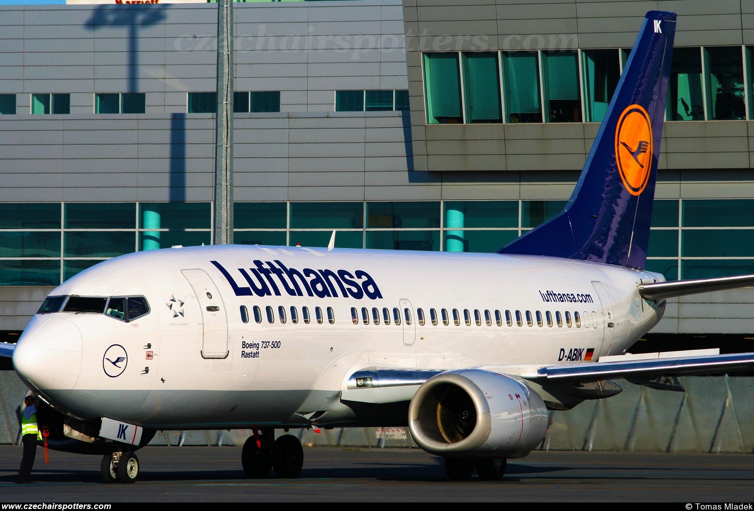 Lufthansa (DLH) &ndash; Boeing B737-530 D-ABIK