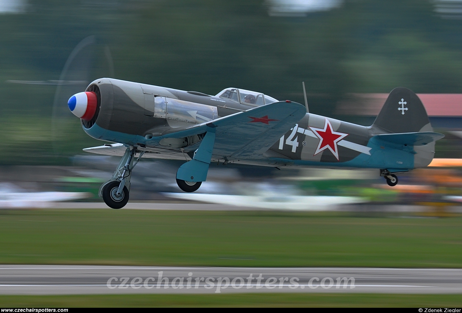 – Yakovlev Yak-11 F-AZNN / 14