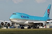 Korean Air (KAL) &ndash; Boeing B747-4B5 HL7492