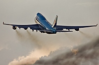 Korean Air (KAL) &ndash; Boeing B747-4B5 HL7492
