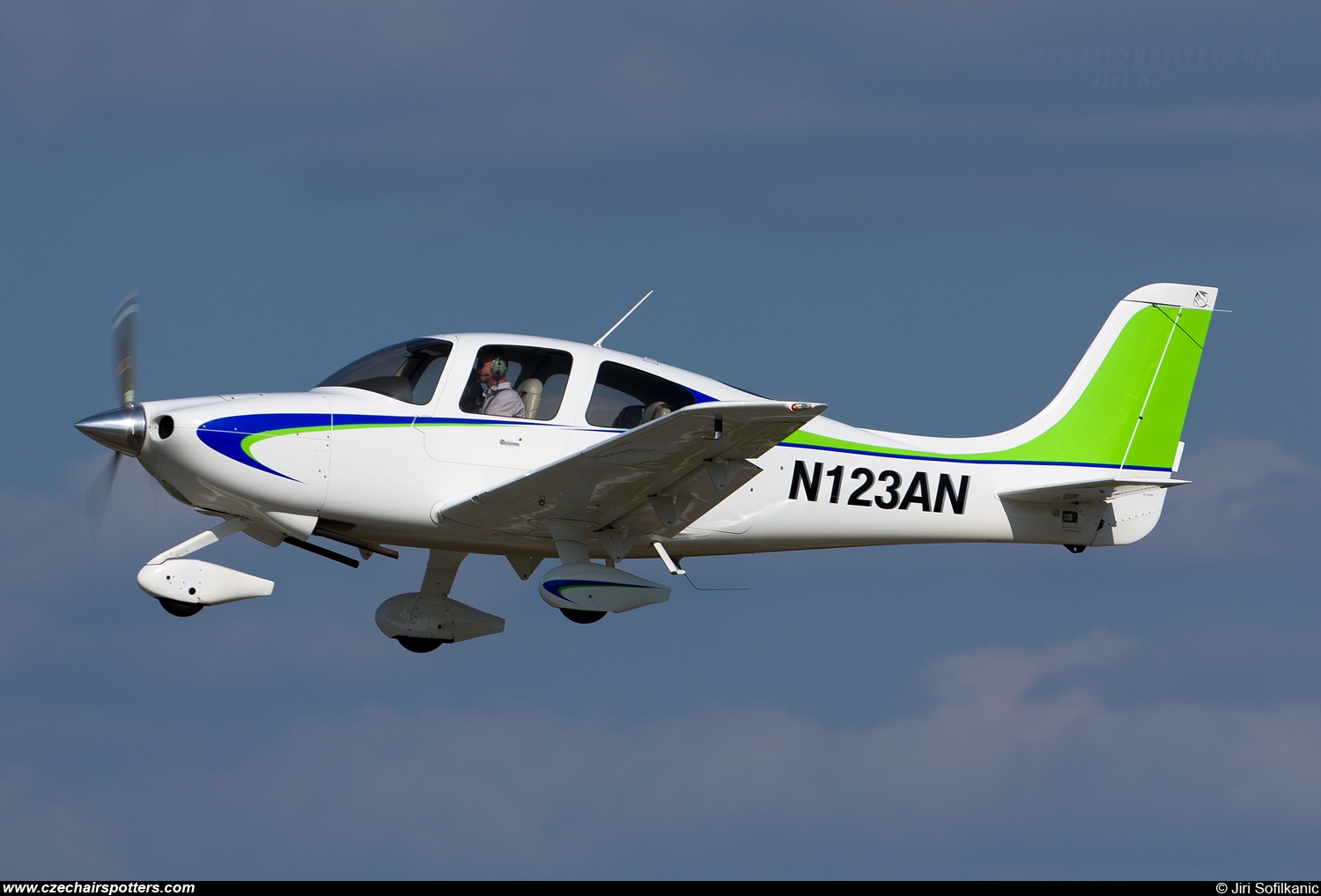 private &ndash; Cirrus SRV N123AN