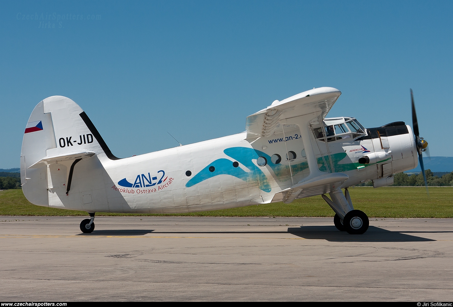 Aeroklub Ceske Republiky &ndash; Antonov An-2R OK-JID