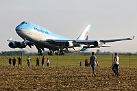 Korean Air (KAL) – Boeing B747-4B5 HL7472