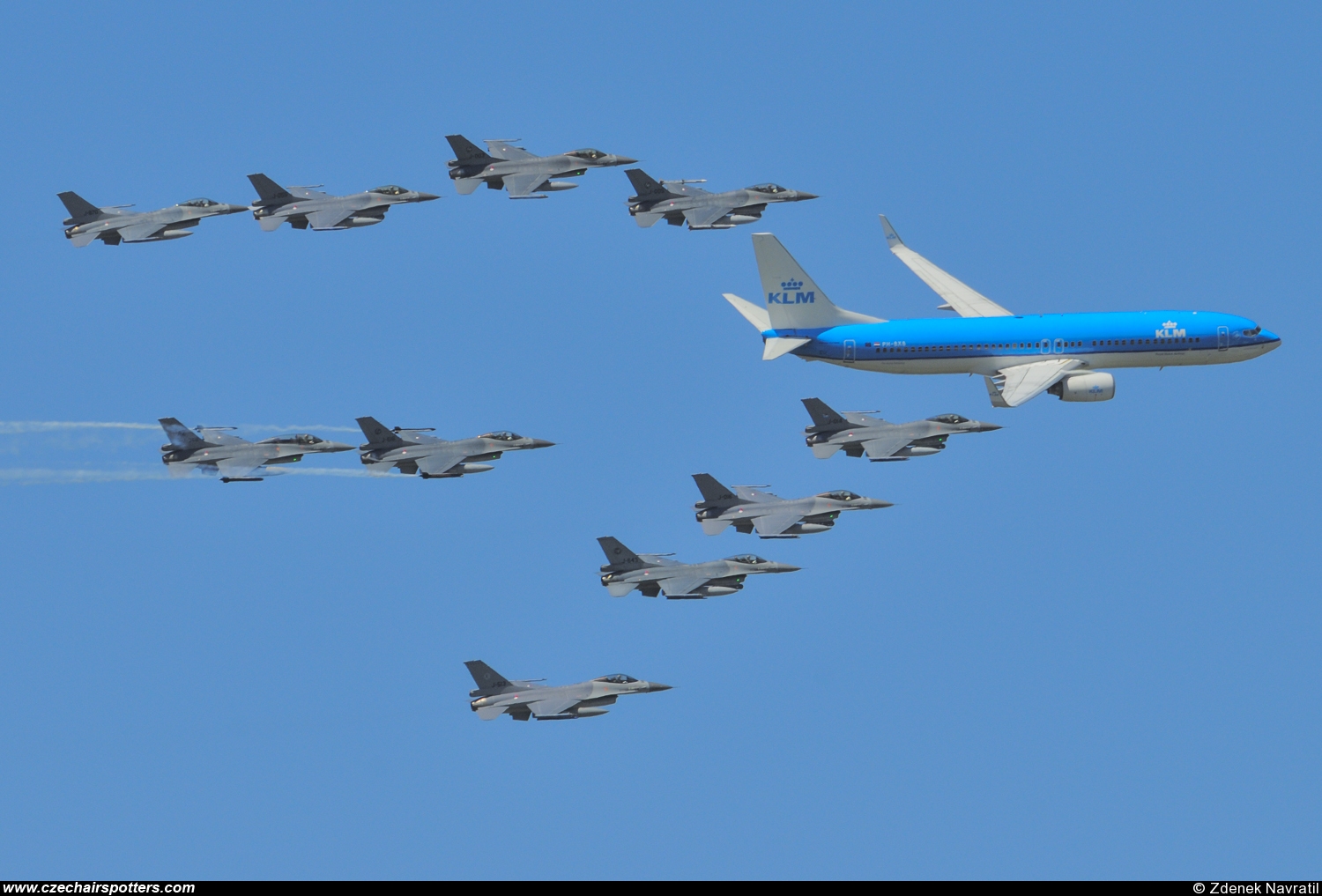 KLM Royal Dutch Airlines( KLM , KL ) – Boeing B737-8K5 PH-BXB