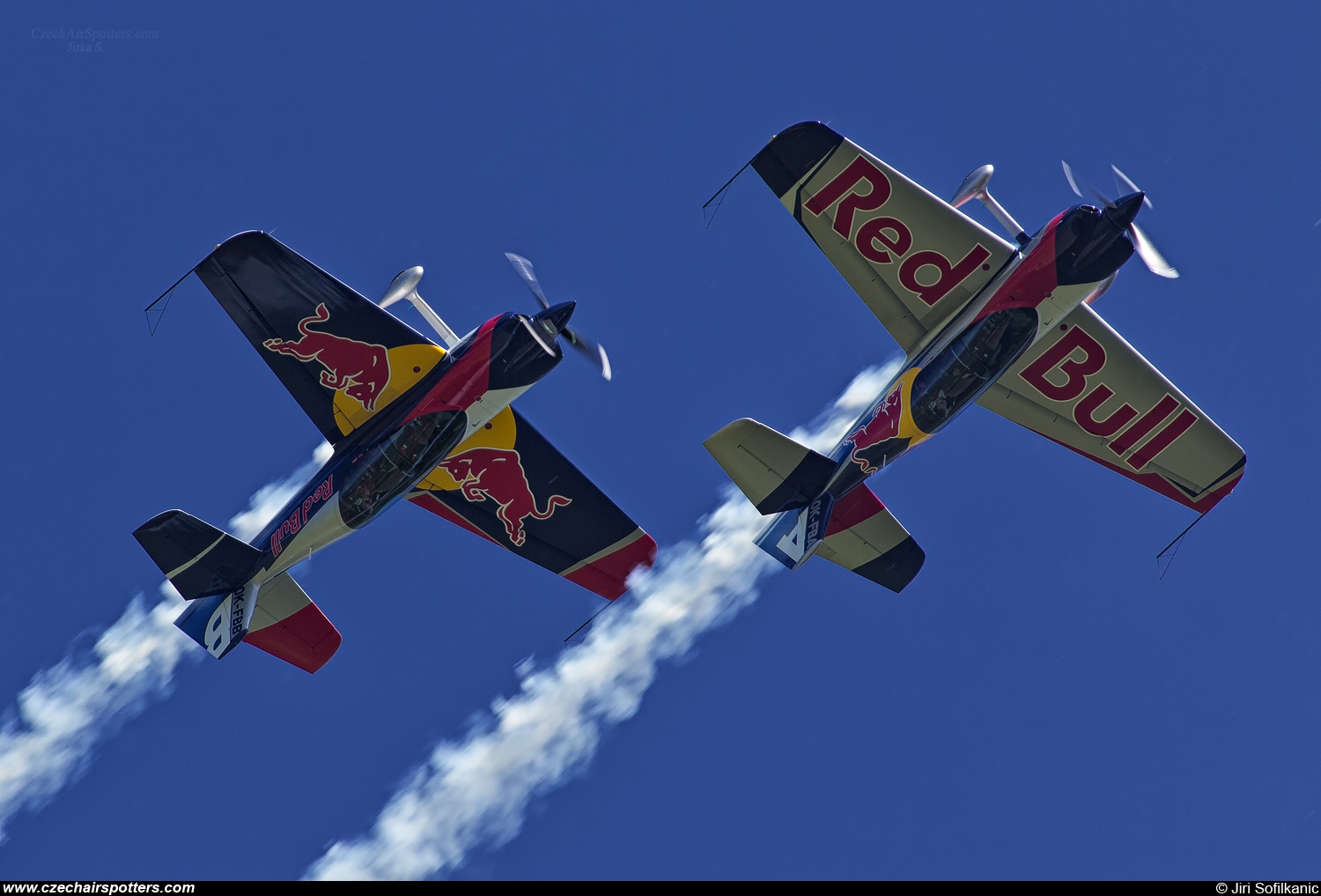 The Flying Bulls Duo &ndash; XtremeAir  XA42 OK-FBB