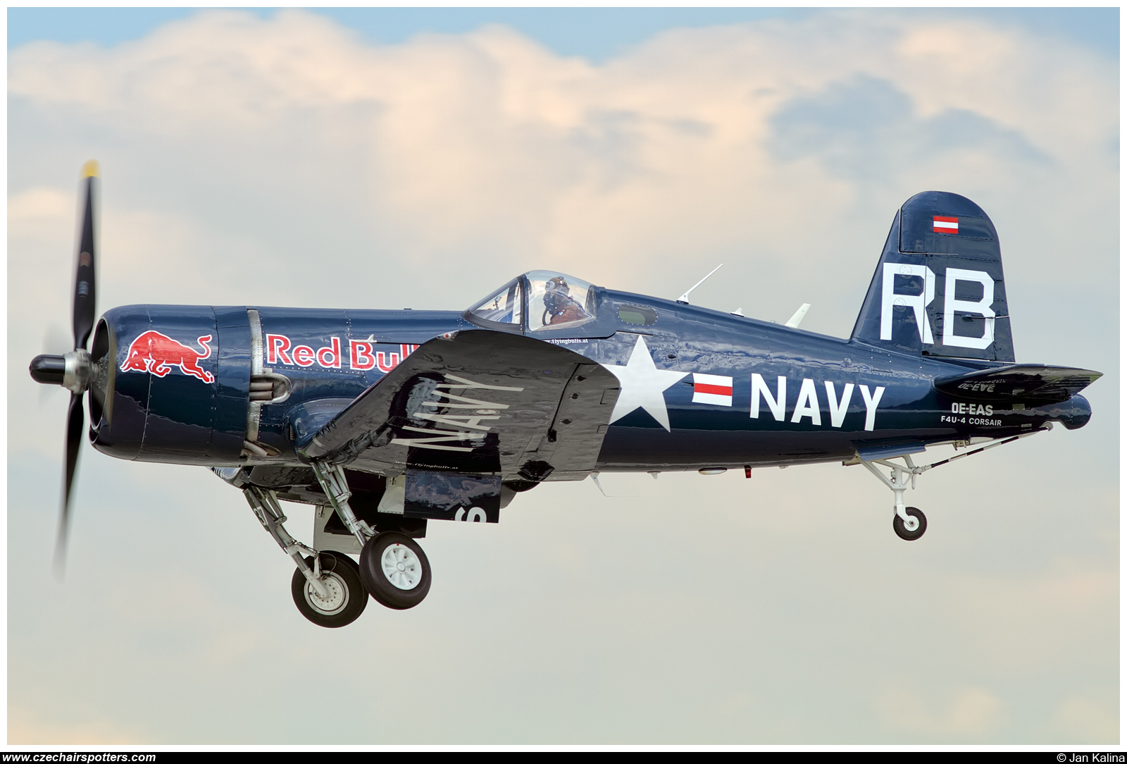 The Flying Bulls &ndash; Vought F4U-4 Corsair OE-EAS