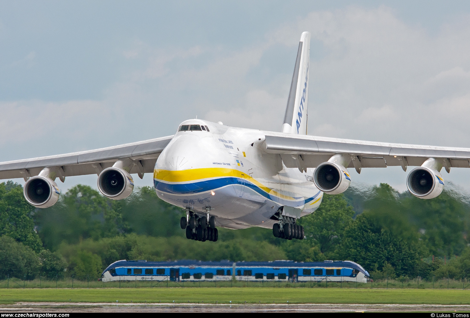 Antonov Design Bureau &ndash; Antonov An-124-100 Ruslan  UR-82008