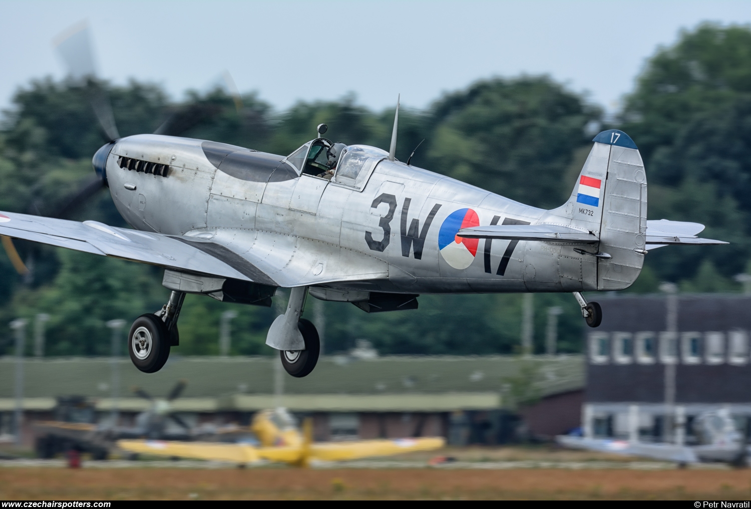 private &ndash; Supermarine Spitfire L.F Mk IXe 3W-17/PH-OUQ