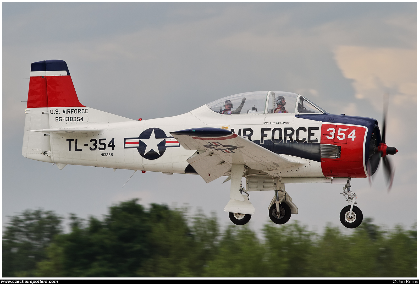 private – North American T-28B Trojan N1328B / 55-138354 / TL-354