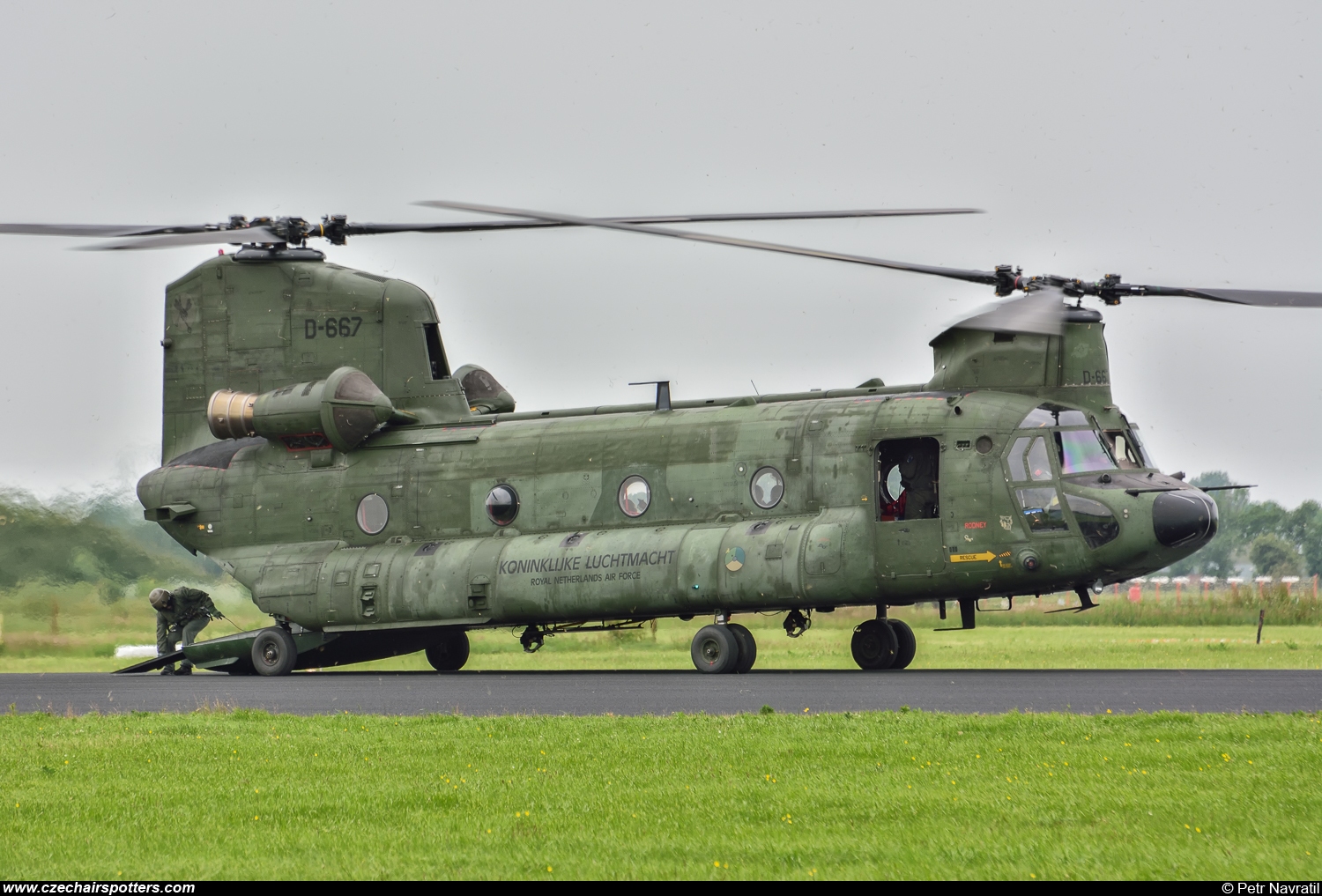 Netherlands - Air Force &ndash; Boeing CH-47D Chinook D-667