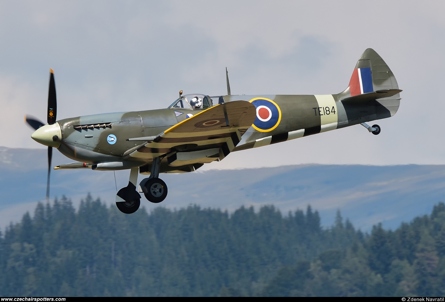 private &ndash; Supermarine Spitfire Mk XVIE (type 361) VY/TE184