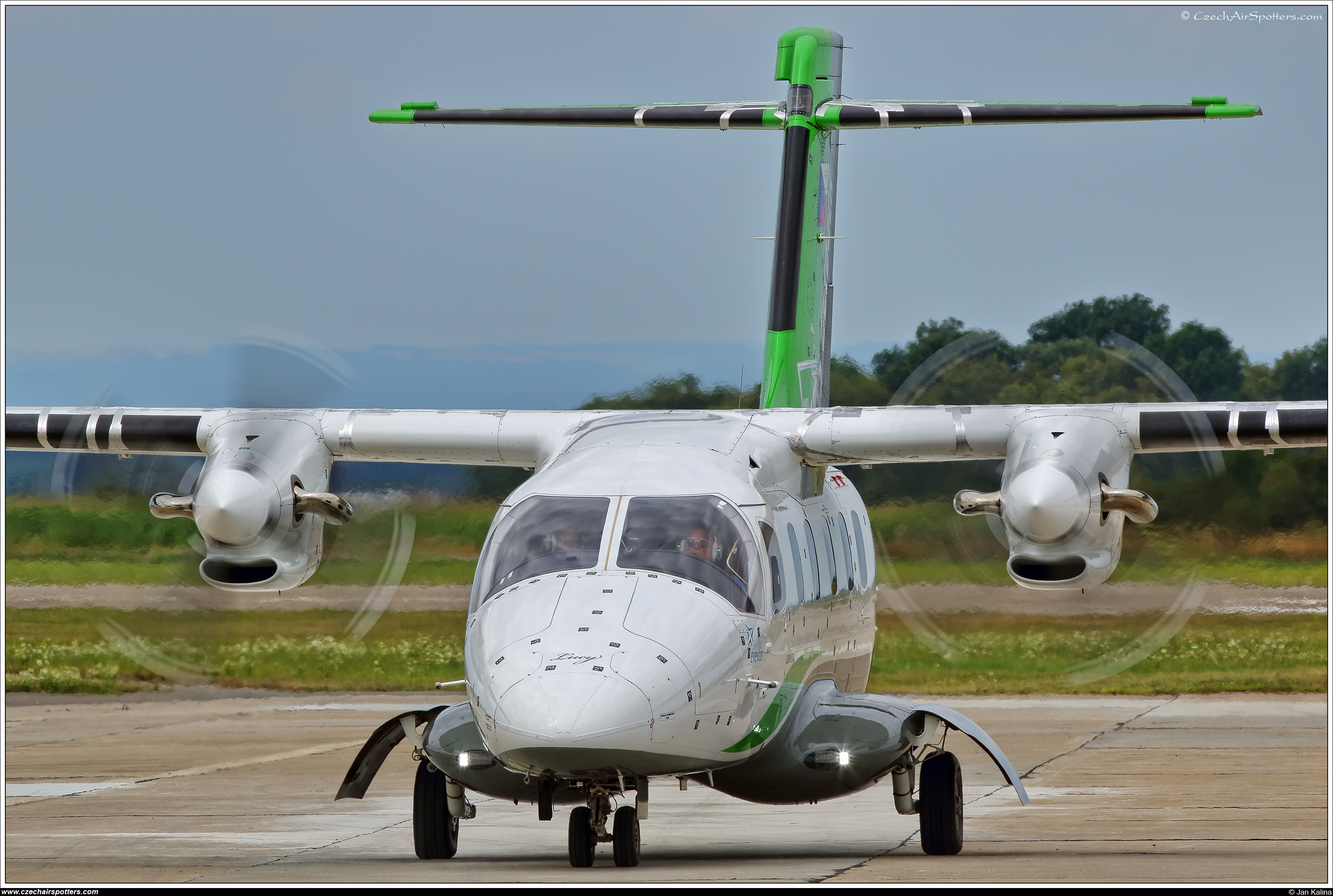 OK AVIATION GROUP &ndash; Evektor - Aerotechnik EV-55 Outback OK-JRU
