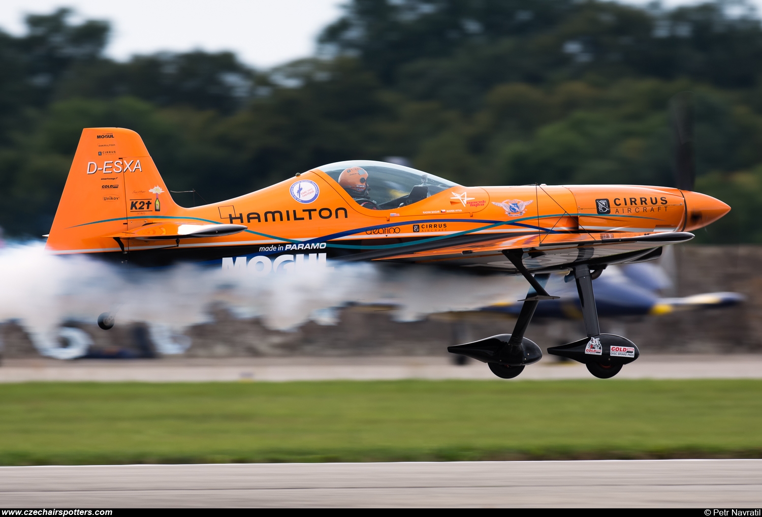 private – XtremeAir Sbach 300 D-ESXA