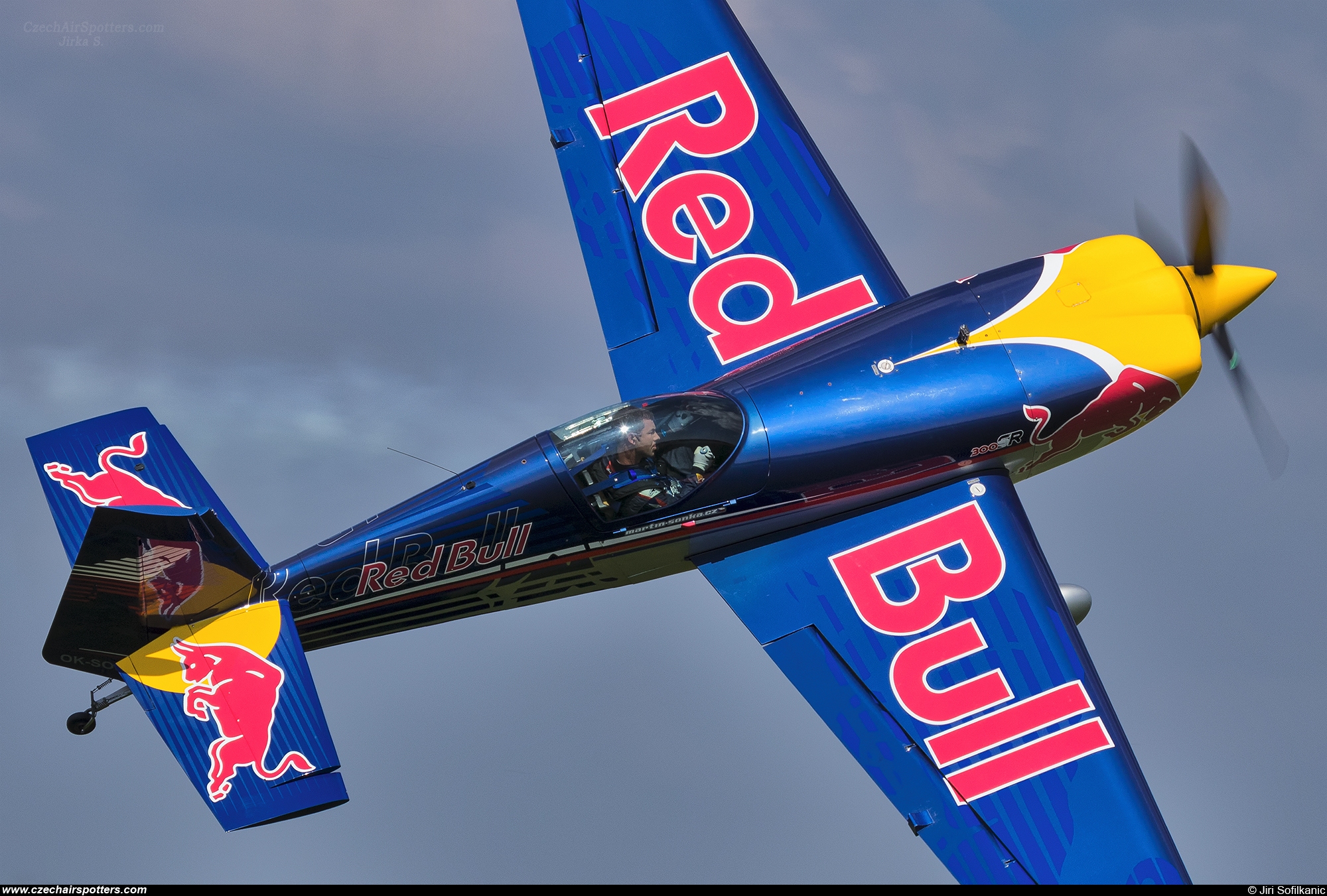Red Bull Racing Team &ndash; Extra EA-300SR OK-SON