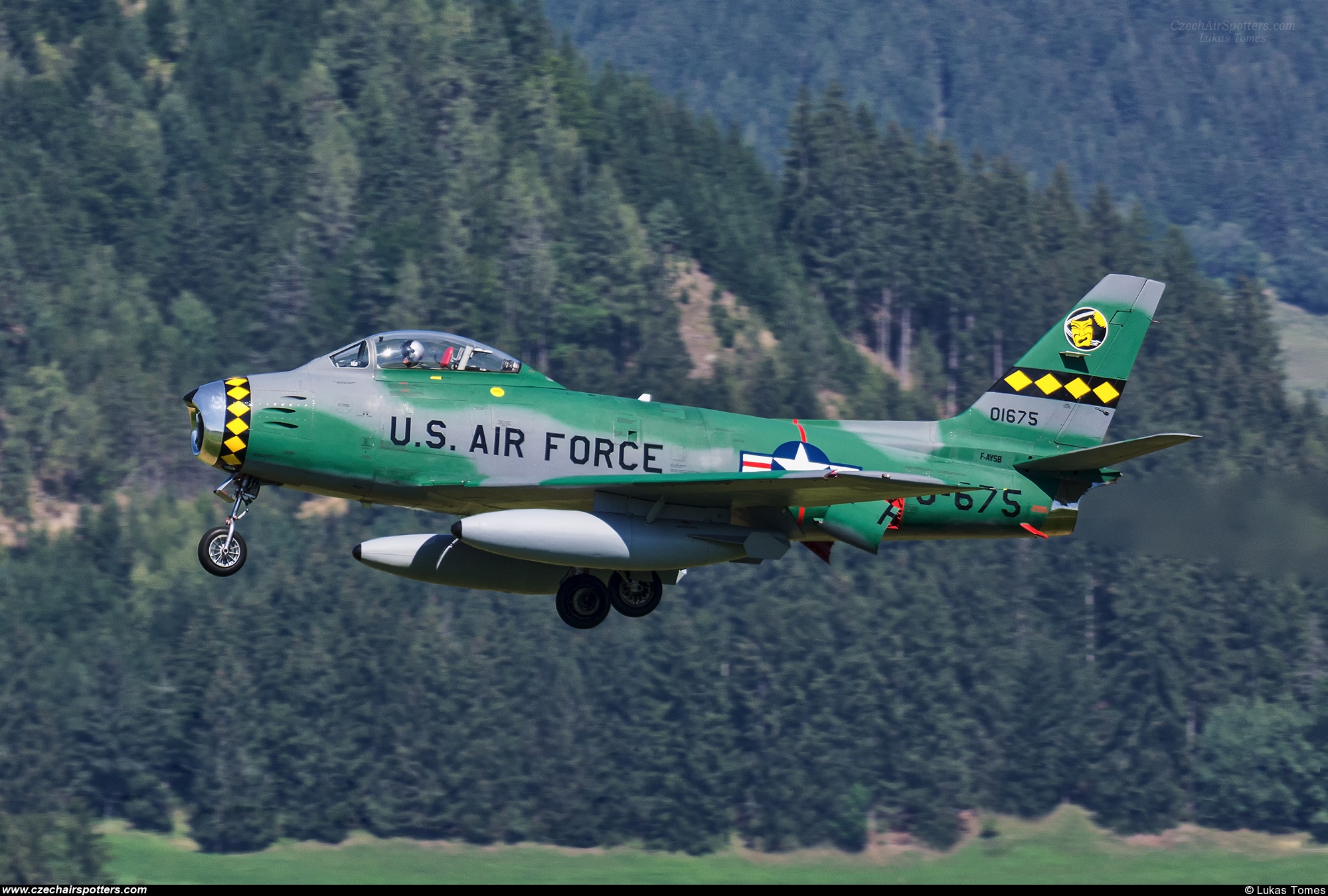 Mistral Warbirds &ndash; Canadair  CL-13B Sabre Mk.6 F-AYSB