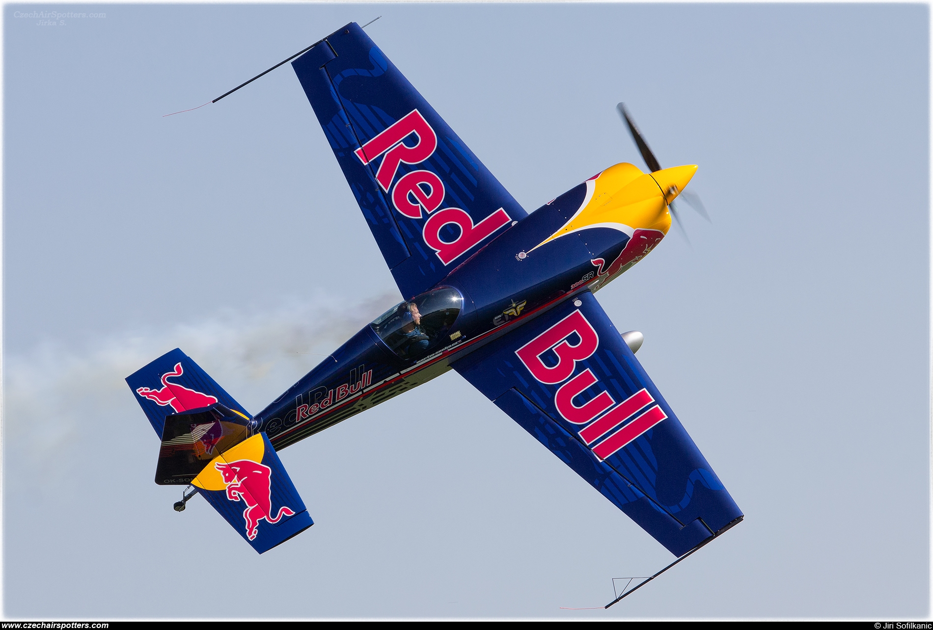 Red Bull Racing Team &ndash; Extra EA-300SR OK-SON