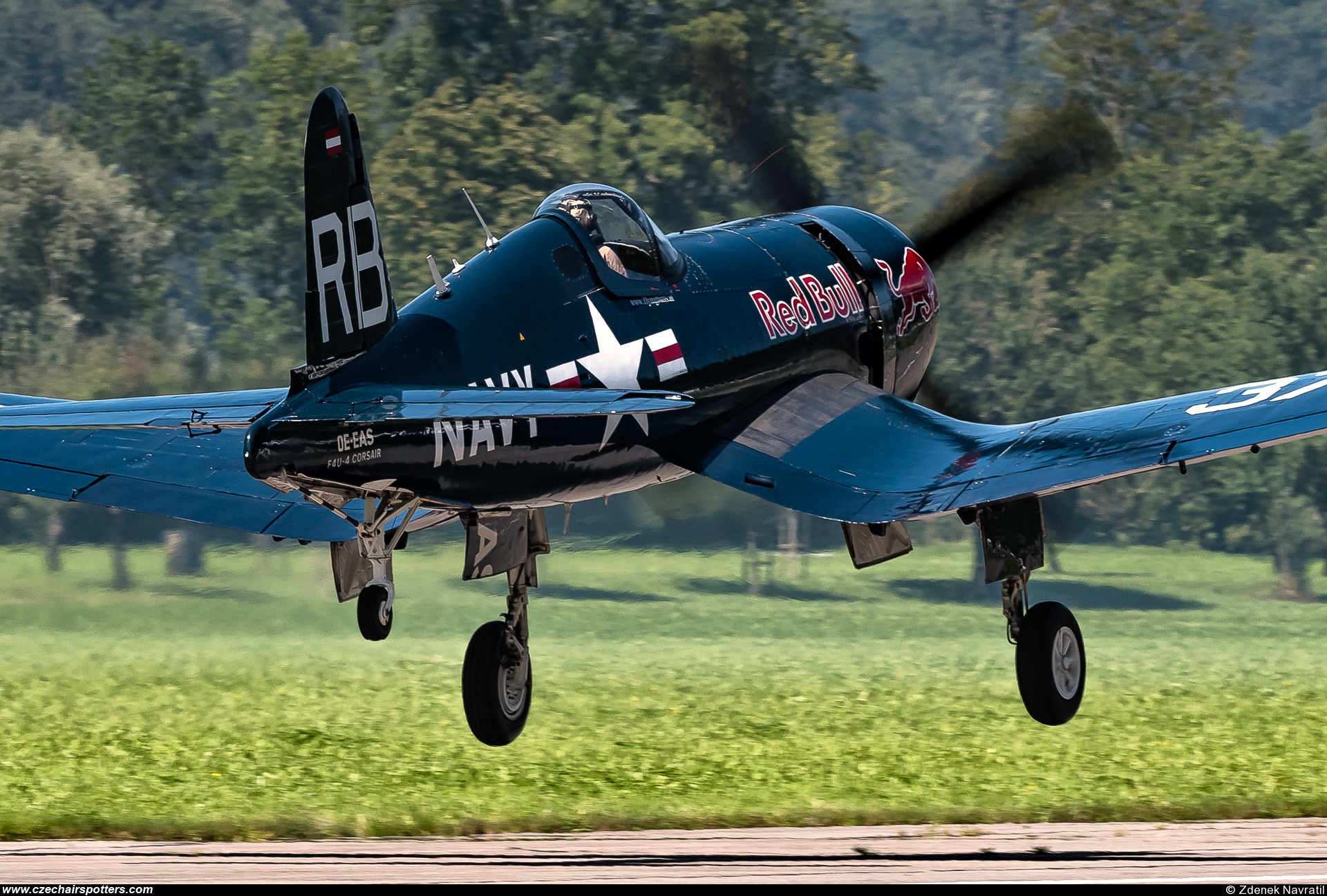 The Flying Bulls &ndash; Vought F4U-4 Corsair OE-EAS