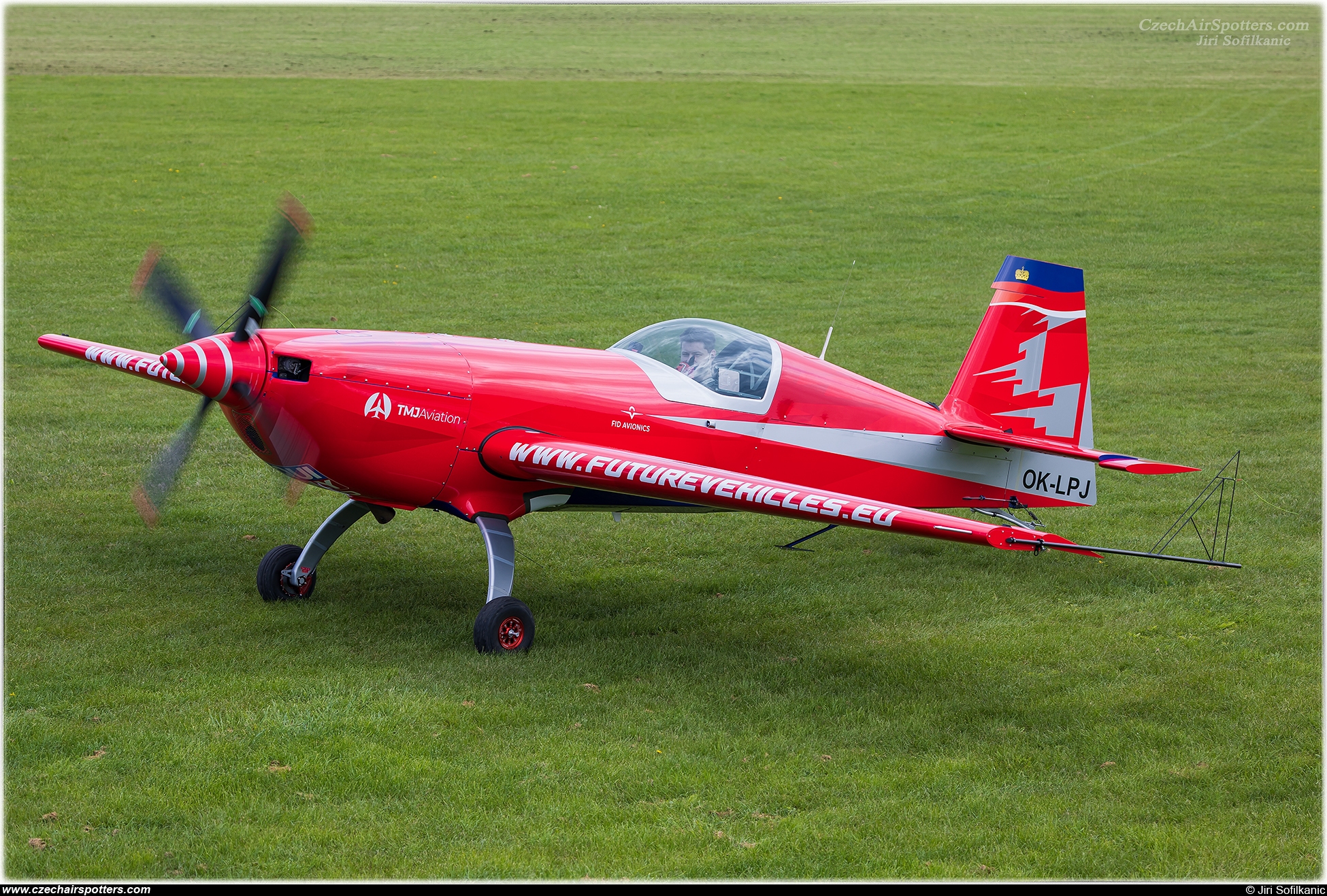 Future Vehicles &ndash; Extra EA-330SC OK-LPJ