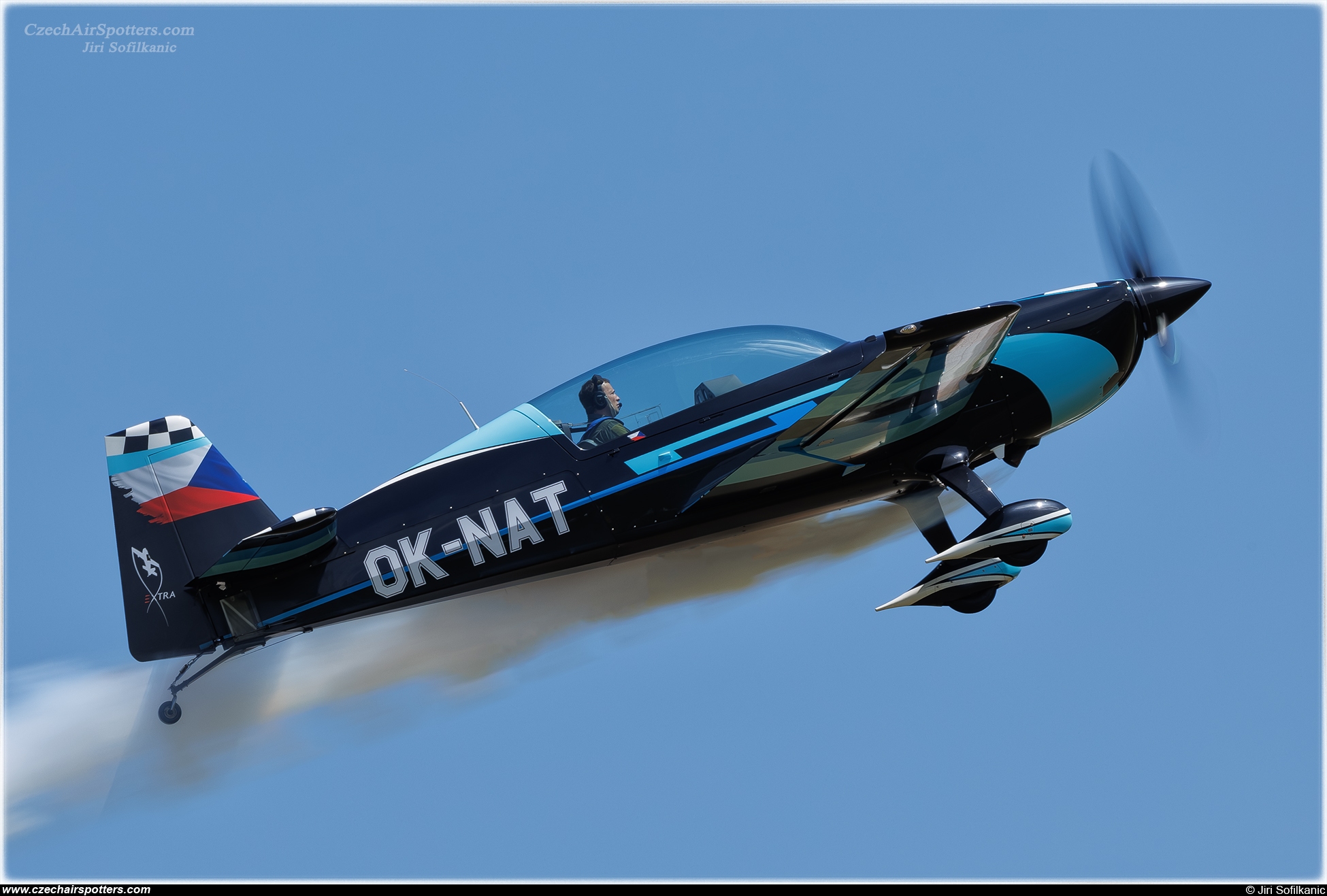 ERADOM &ndash; Extra EA-330LT OK-NAT