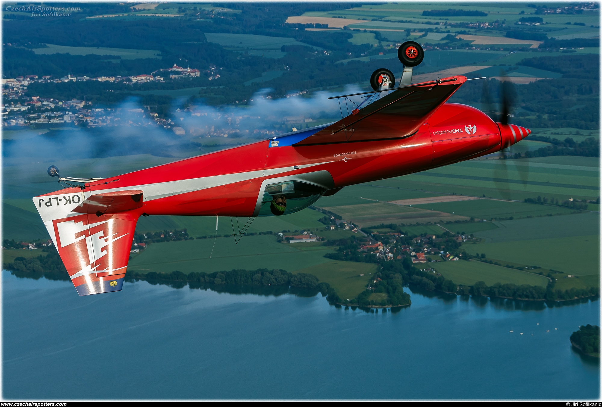 Future Vehicles &ndash; Extra EA-330SC OK-LPJ