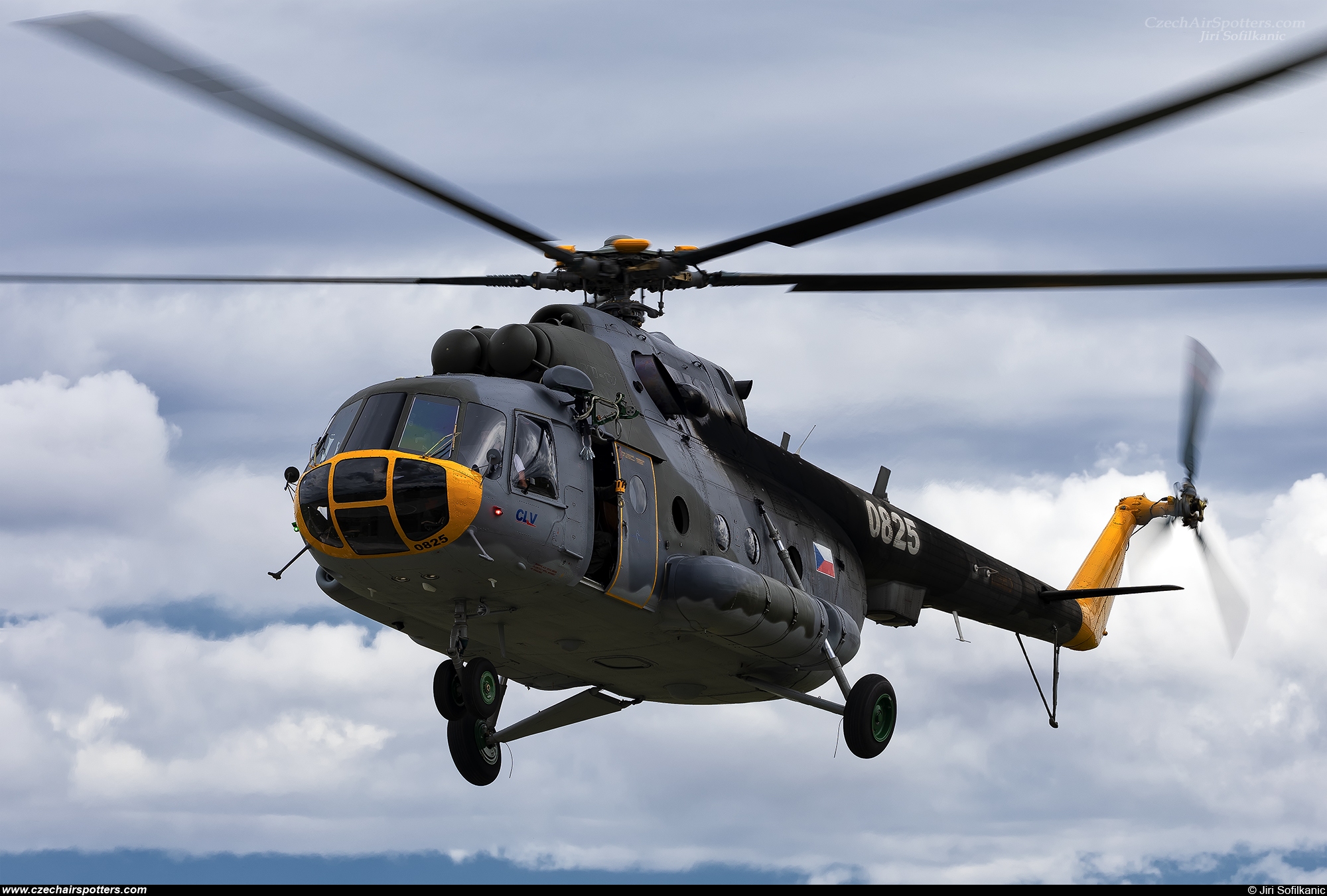 LOM Praha - CLV &ndash; Mil Mi-17 Hip 0825