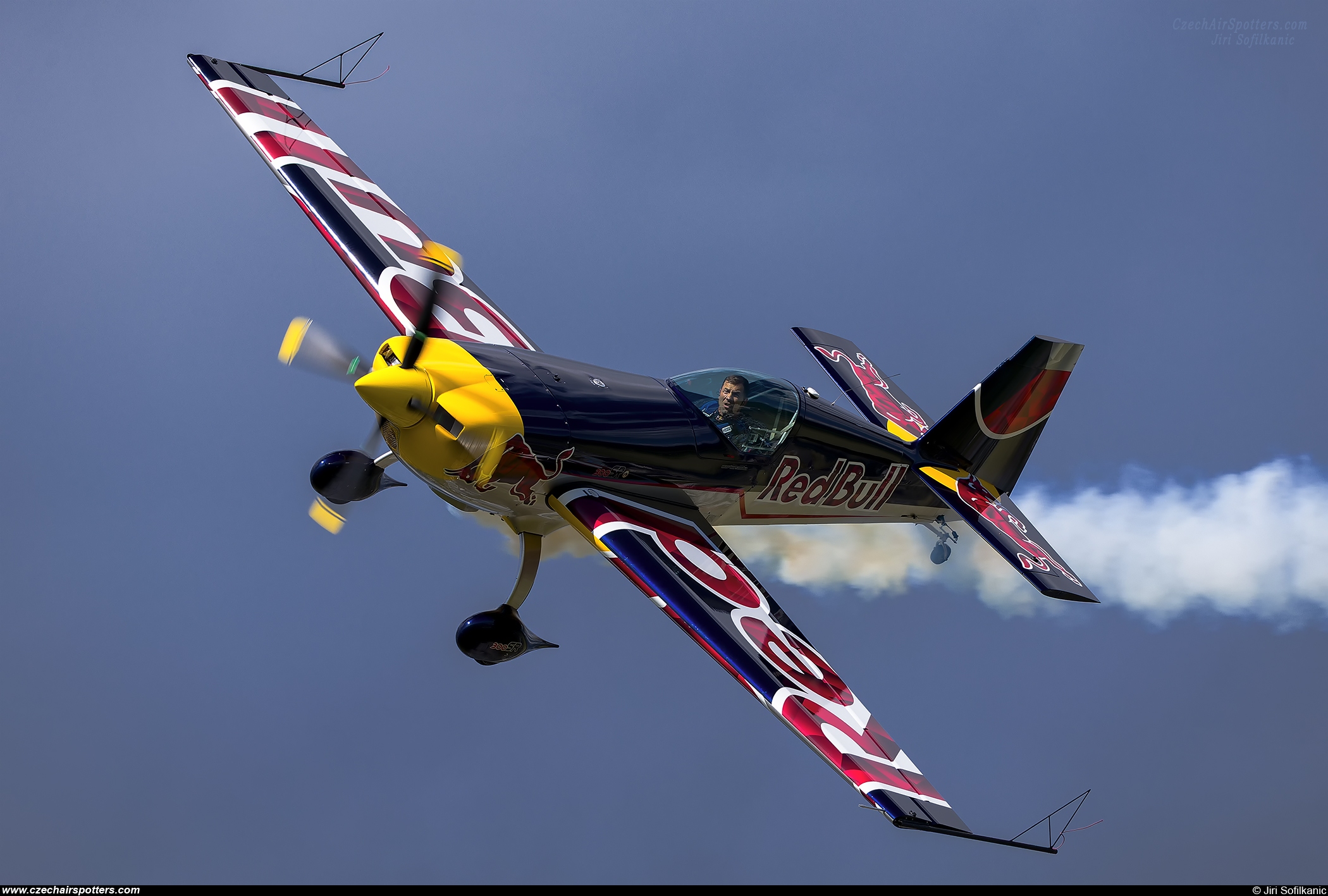 Red Bull Racing Team – Extra EA-300SR OK-SON