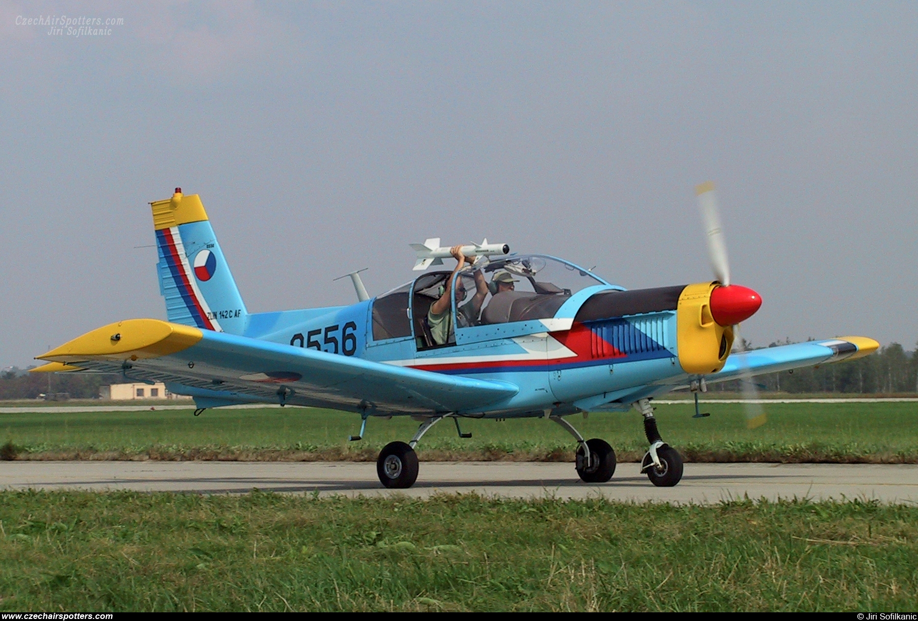 LOM Praha - CLV &ndash; Zlin Z-142CAF 0556